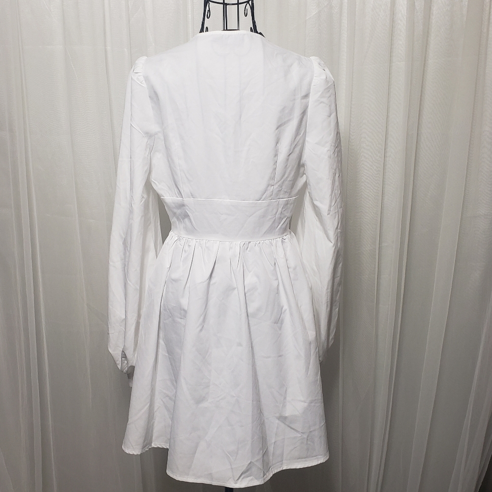 PrettyLittleThing Sz 4 White Skater Dress - Picture 6 of 13
